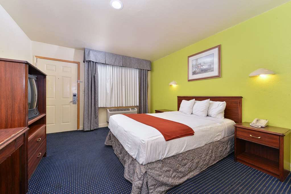Rodeway Inn Modesto Quarto foto