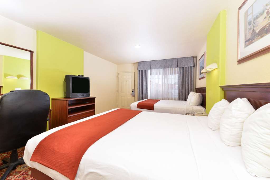 Rodeway Inn Modesto Quarto foto